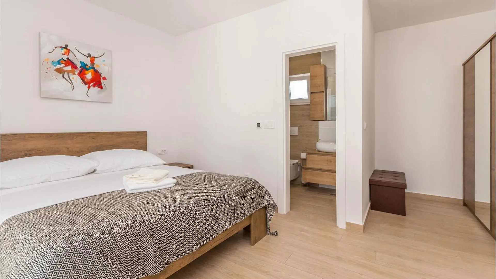 Lovely Home In Radosinovci With Wifi Pristeg 0*,  Croacia