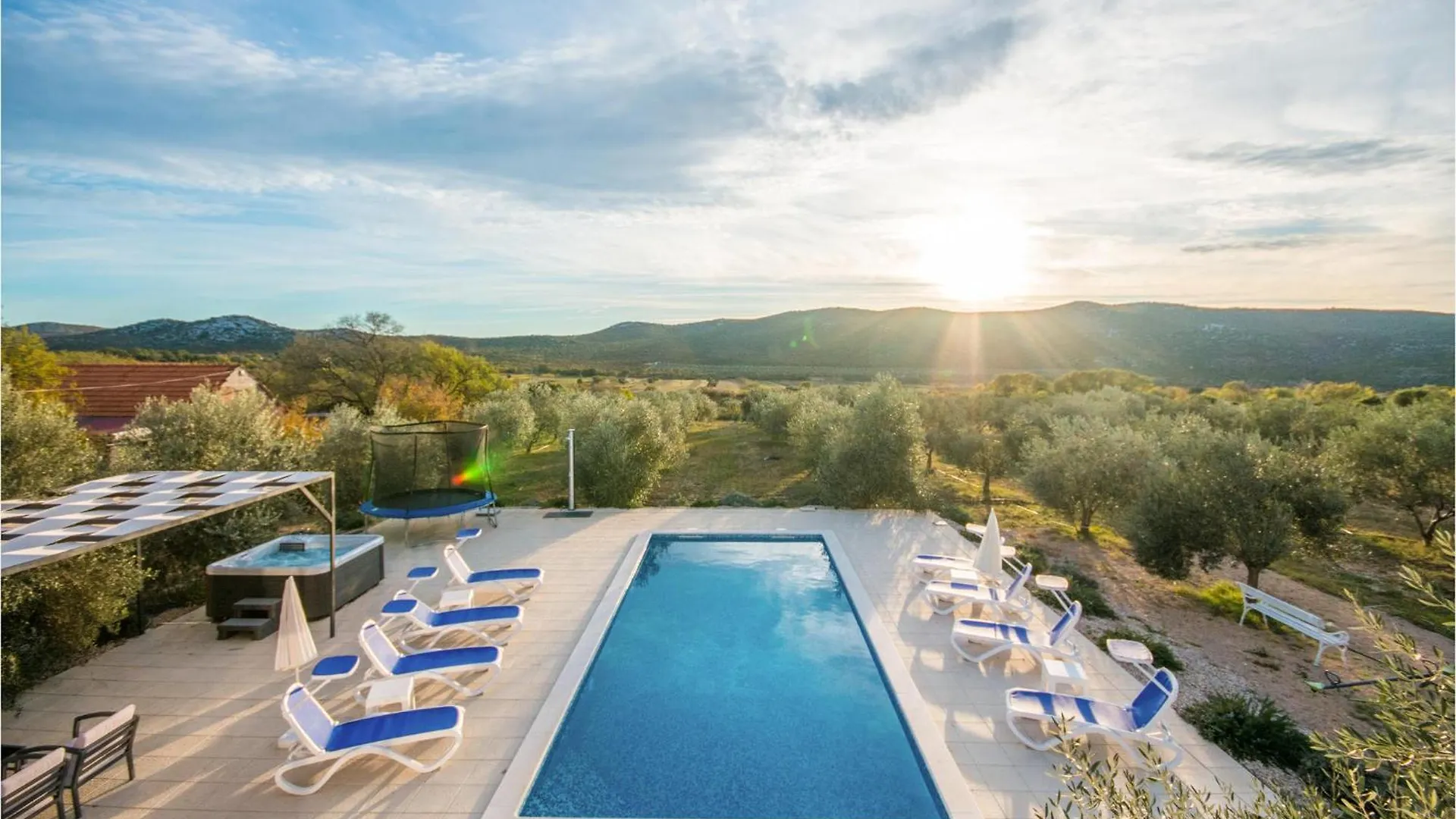 Сasa de vacaciones Lovely Home In Radosinovci With Wifi Pristeg