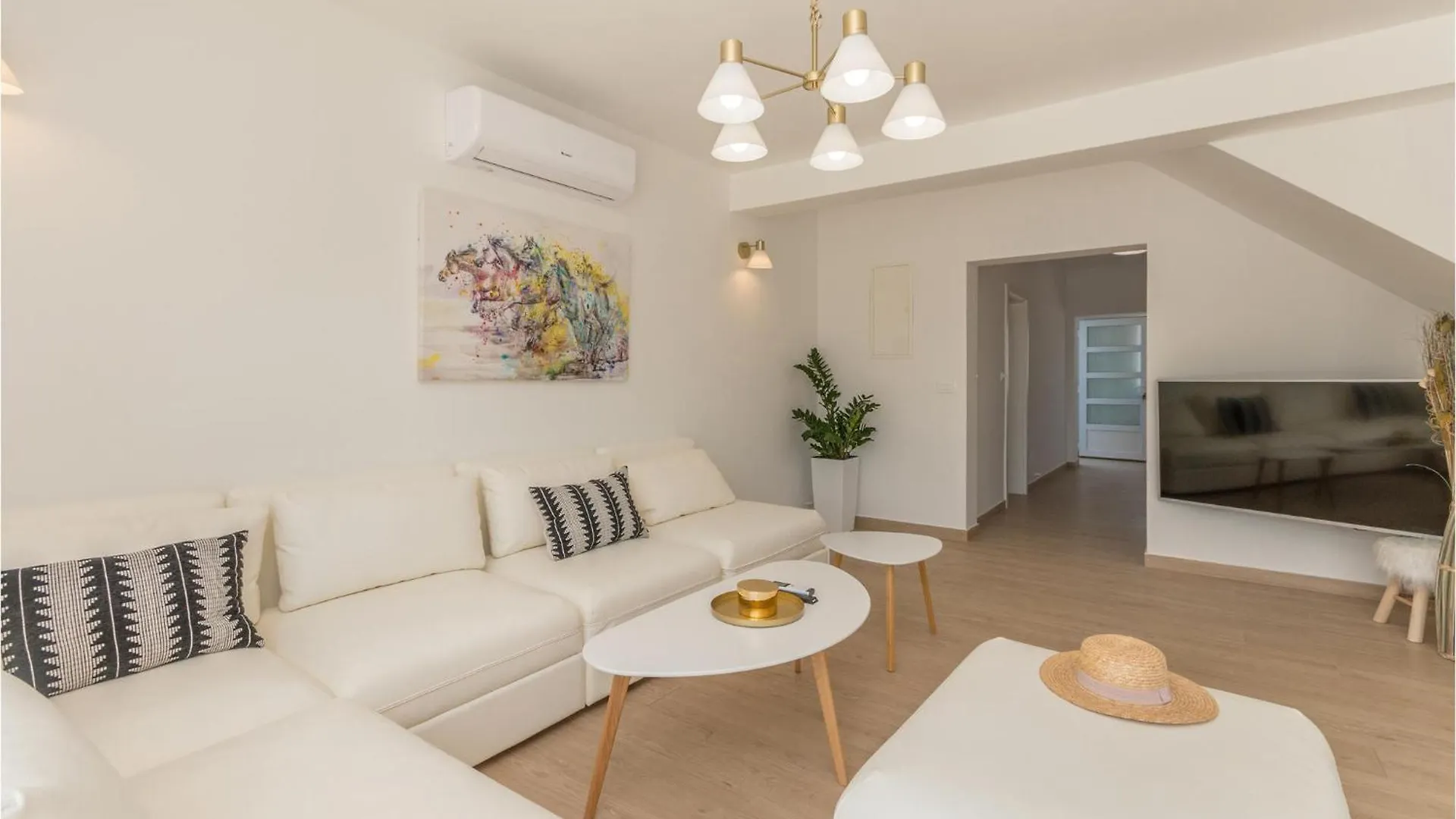 Lovely Home In Radosinovci With Wifi Pristeg