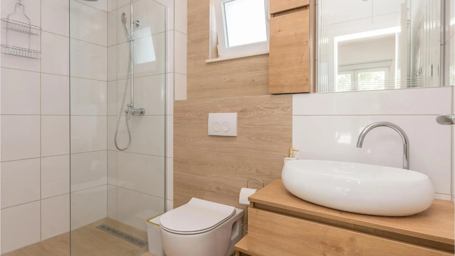 Сasa de vacaciones Lovely Home In Radosinovci With Wifi Pristeg Croacia