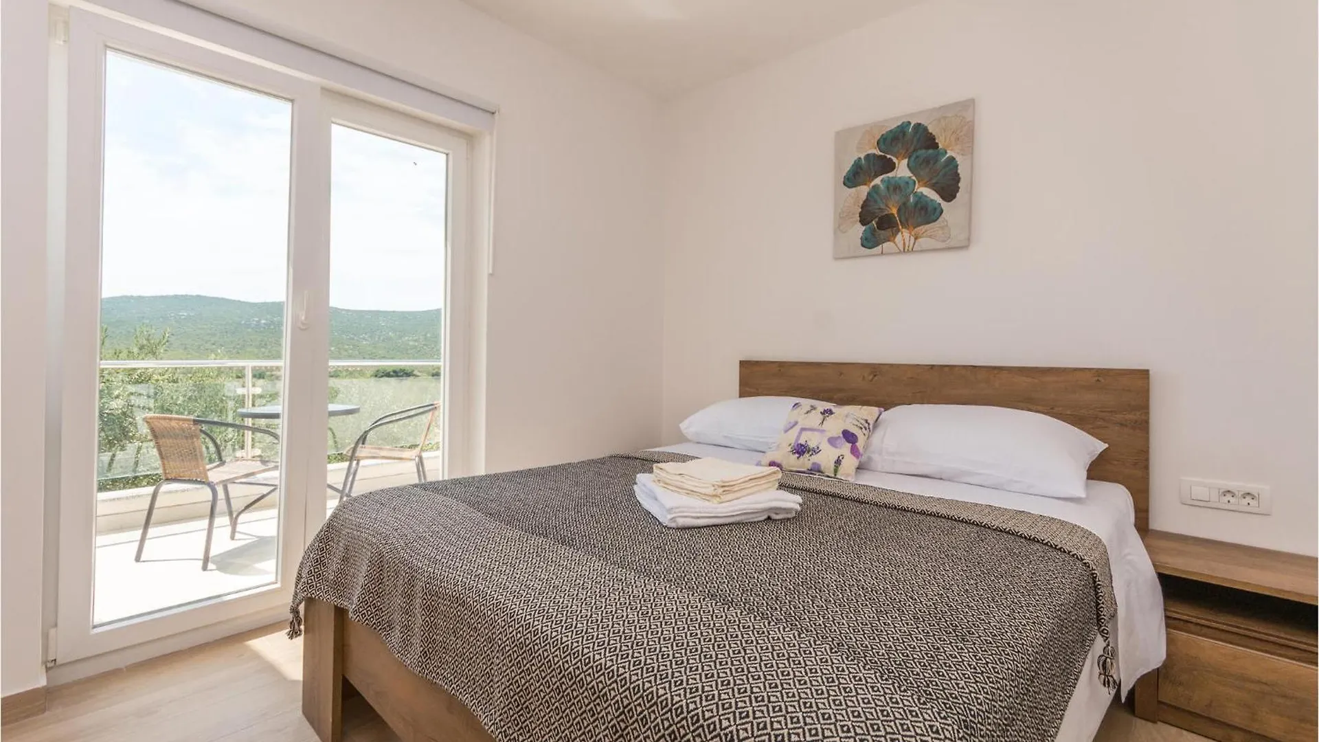 Сasa de vacaciones Lovely Home In Radosinovci With Wifi Pristeg